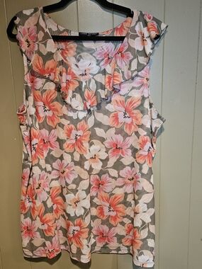 Lane Bryant 18/20 Floral Ruffle Blouse Pink Coral Gray Plus Size Sleeveless Top